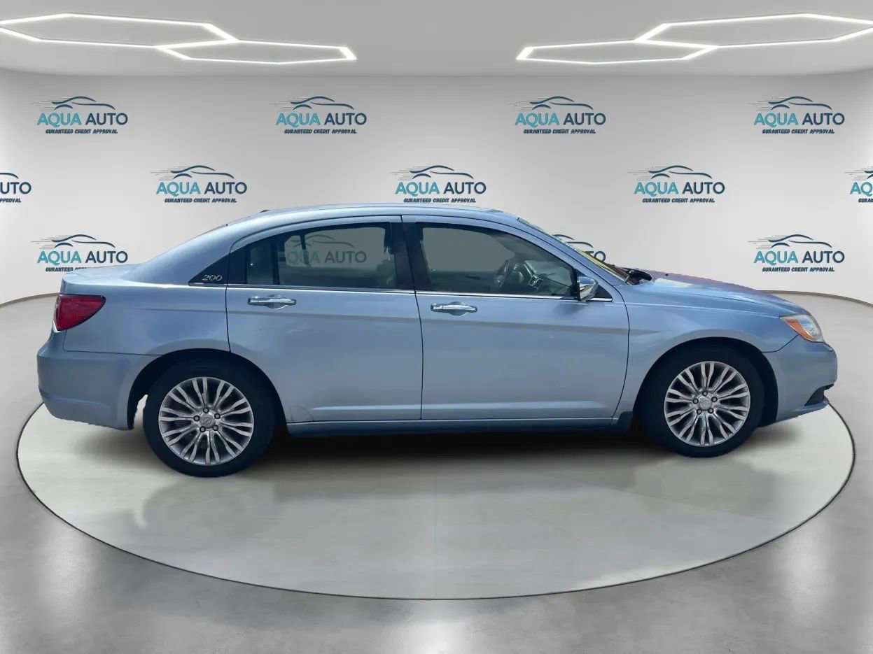Used 2012 Chrysler 200 Limited image 4