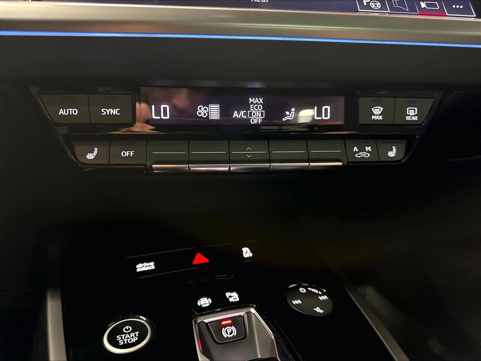Used 2023 Audi Q4 e-tron Premium Plus w/ Premium Plus AWD/4WD image 32