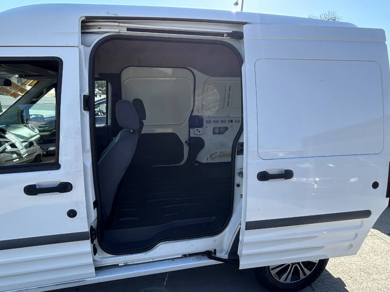 Used 2011 Ford Transit Connect XLT FWD image 15