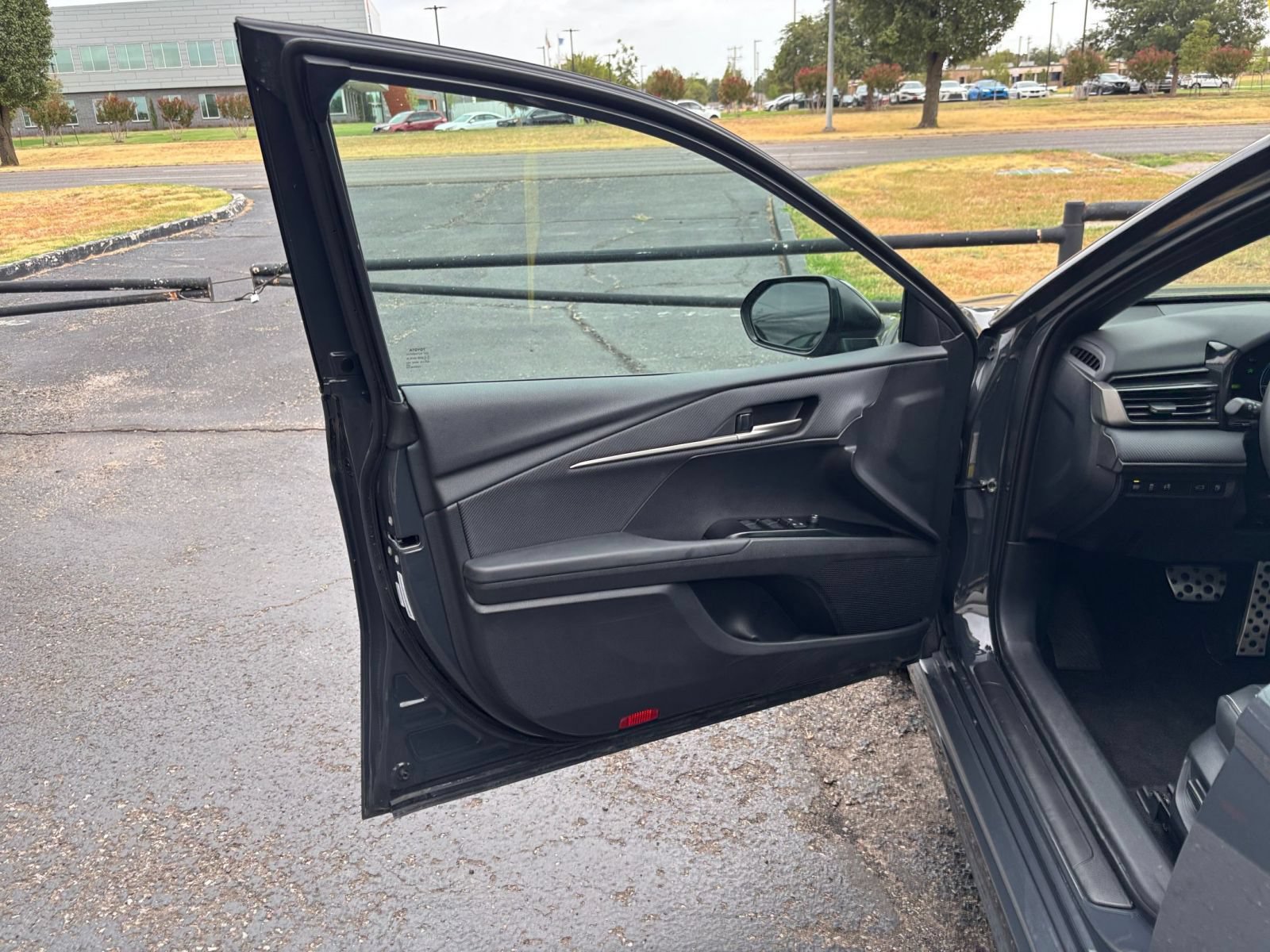 Used 2026 Toyota Camry SE FWD image 18
