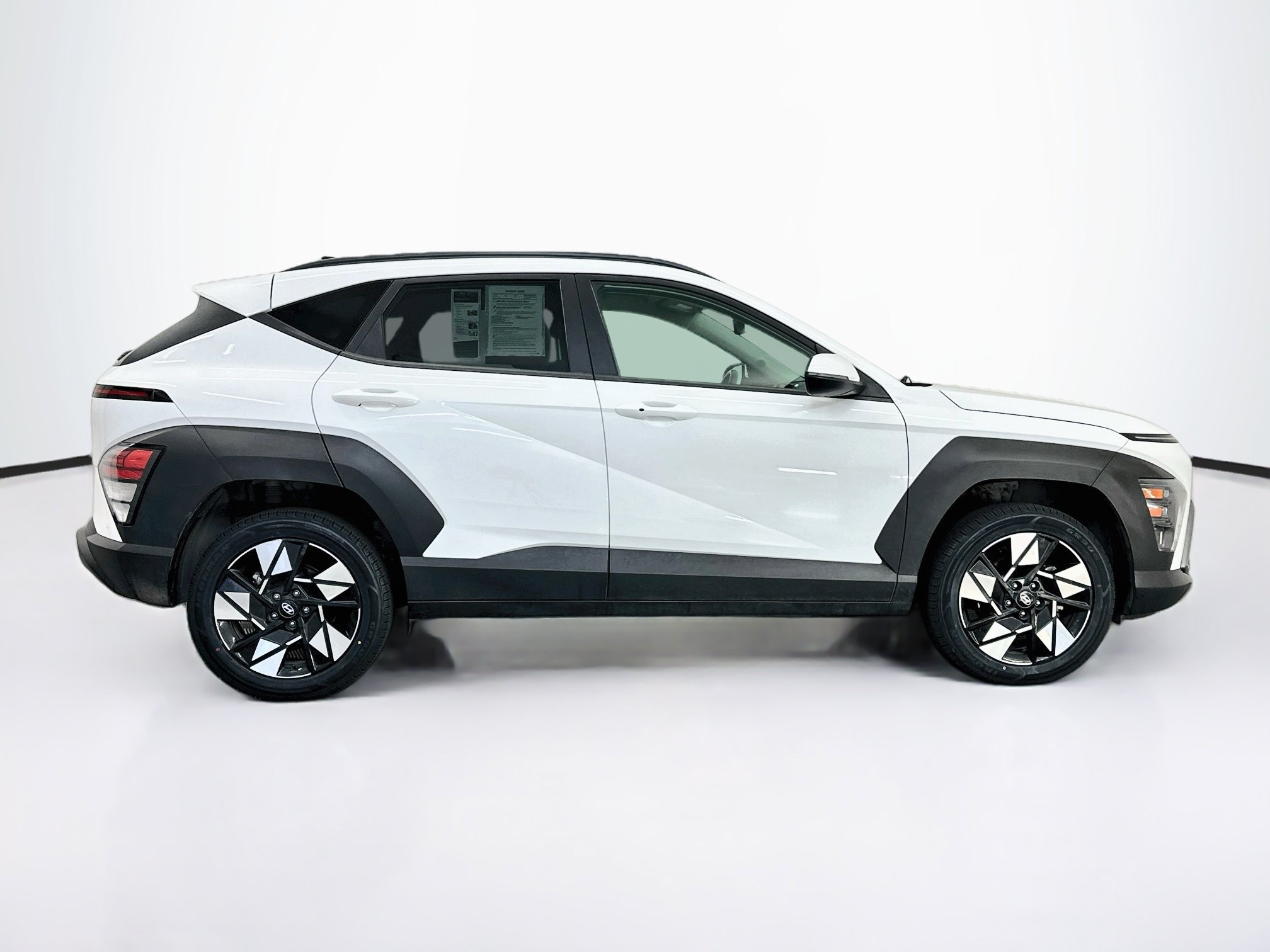 Used 2025 Hyundai Kona SEL AWD/4WD image 10