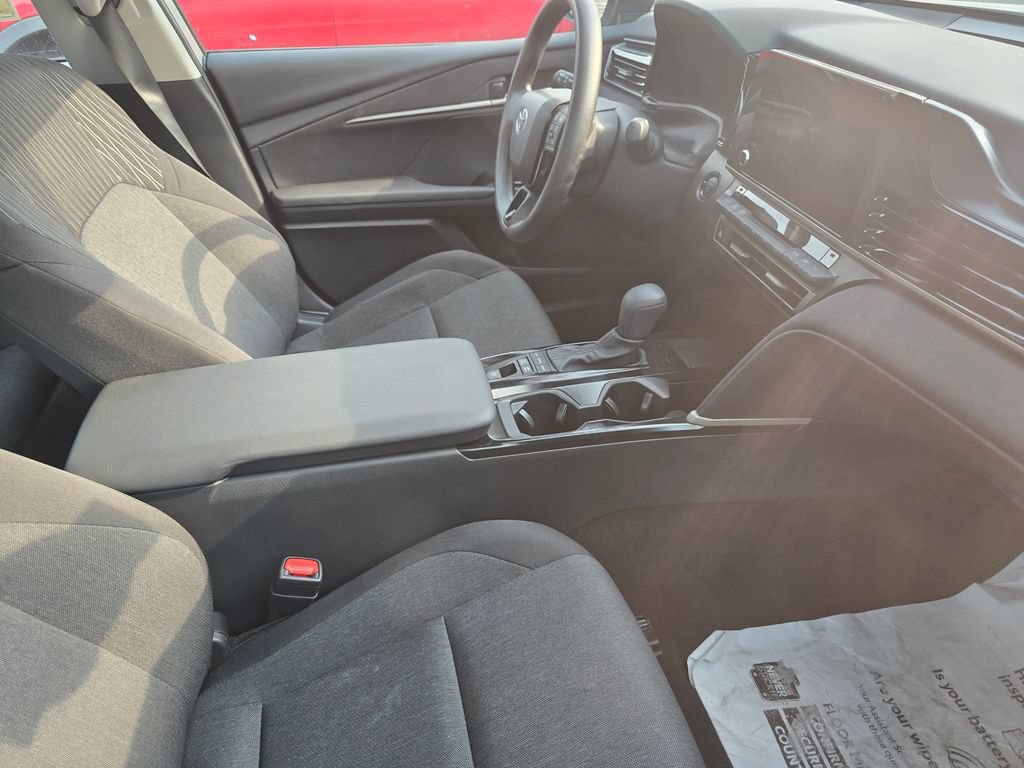 Used 2026 Toyota Camry LE FWD image 13