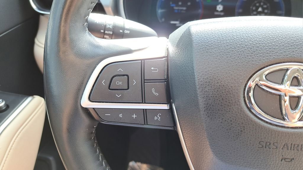 Used 2023 Toyota Highlander Platinum image 25