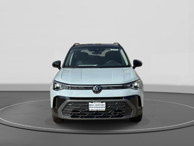 New 2026 Volkswagen Taos SE FWD image 2