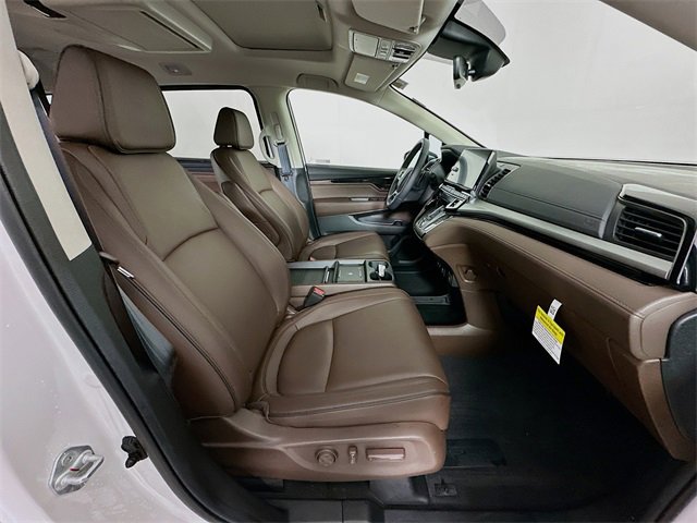 Certified 2026 Honda Odyssey Touring image 6