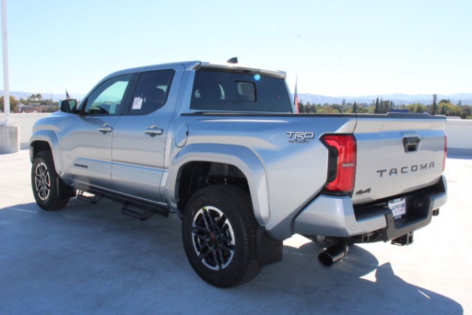 New 2025 Toyota Tacoma TRD Sport image 6