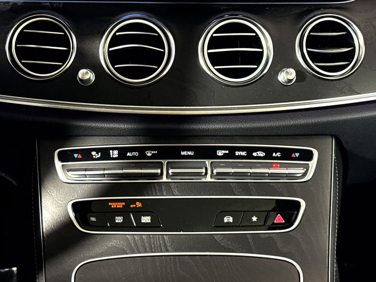 Used 2023 Mercedes-Benz E 350 4MATIC Sedan image 21
