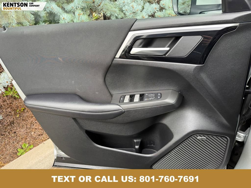 Used 2025 Mitsubishi Outlander ES image 20