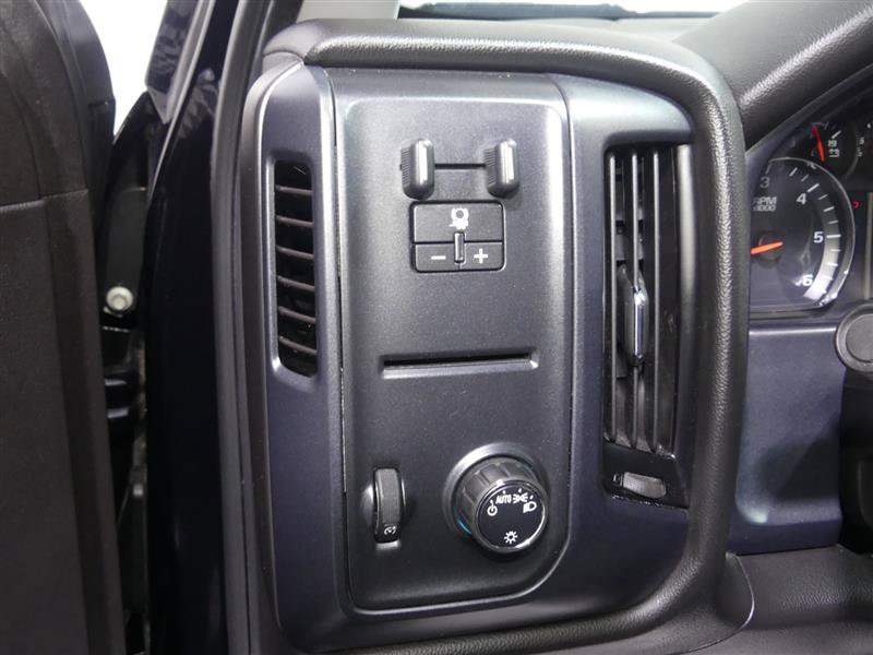 Used 2018 Chevrolet Silverado 1500 W/T w/ Black Out Edition AWD/4WD image 30