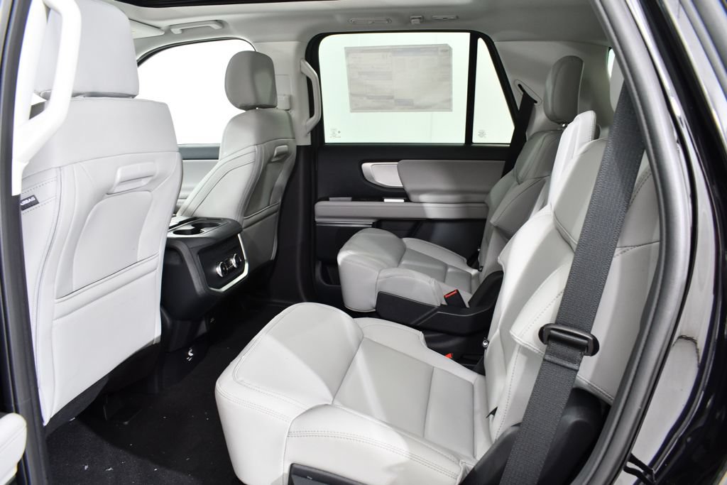 New 2026 Ford Expedition Active AWD/4WD image 16