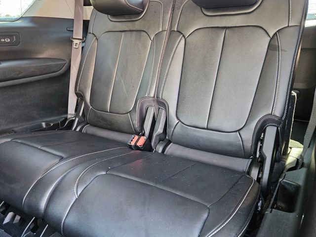 Used 2022 Jeep Grand Cherokee L Limited w/ Black Appearance Package image 10