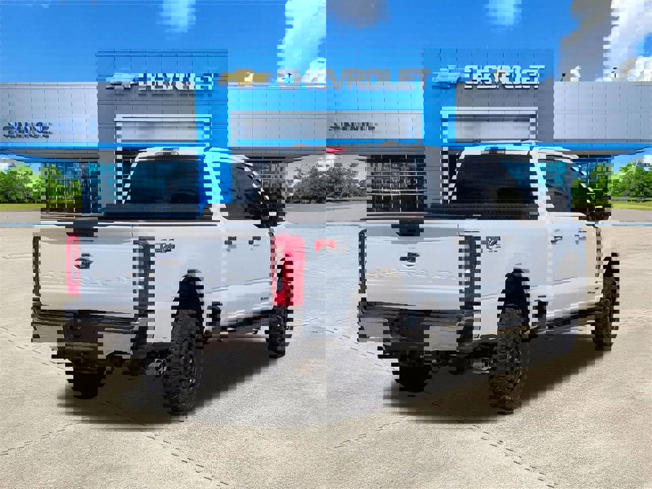 Used 2023 Ford F250 XL w/ FX4 Off-Road Package image 4