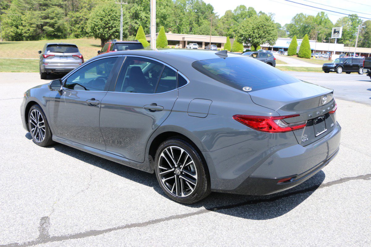 Used 2025 Toyota Camry XLE FWD image 3