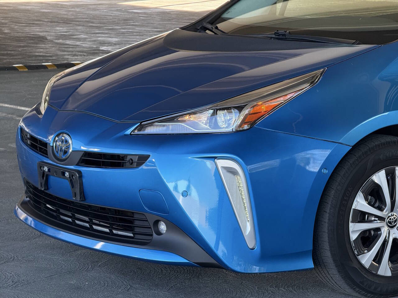 Used 2021 Toyota Prius LE AWD/4WD image 19