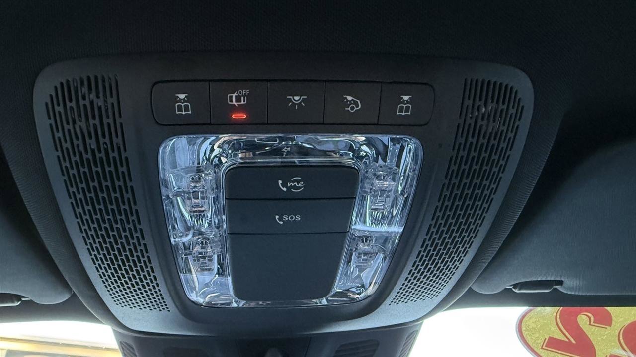 Used 2022 Mercedes-Benz EQB 300 4MATIC image 53