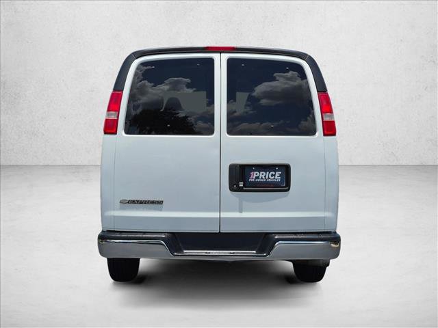 Used 2019 Chevrolet Express 3500 LT w/ LT Preferred Equipment Group RWD image 7
