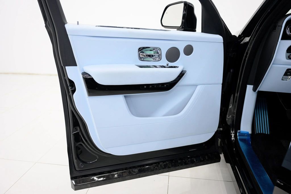 Used 2025 Rolls-Royce Cullinan AWD/4WD image 57