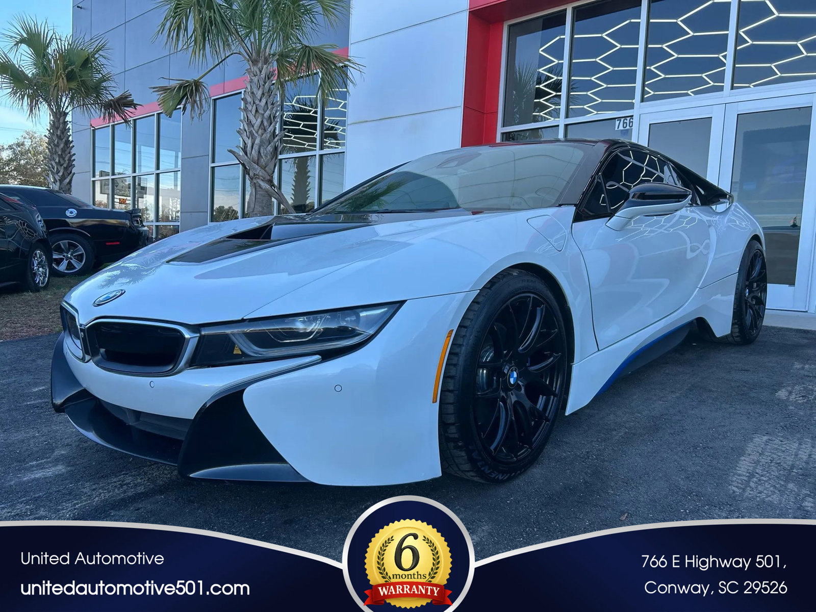 Used 2017 BMW i8 image 1