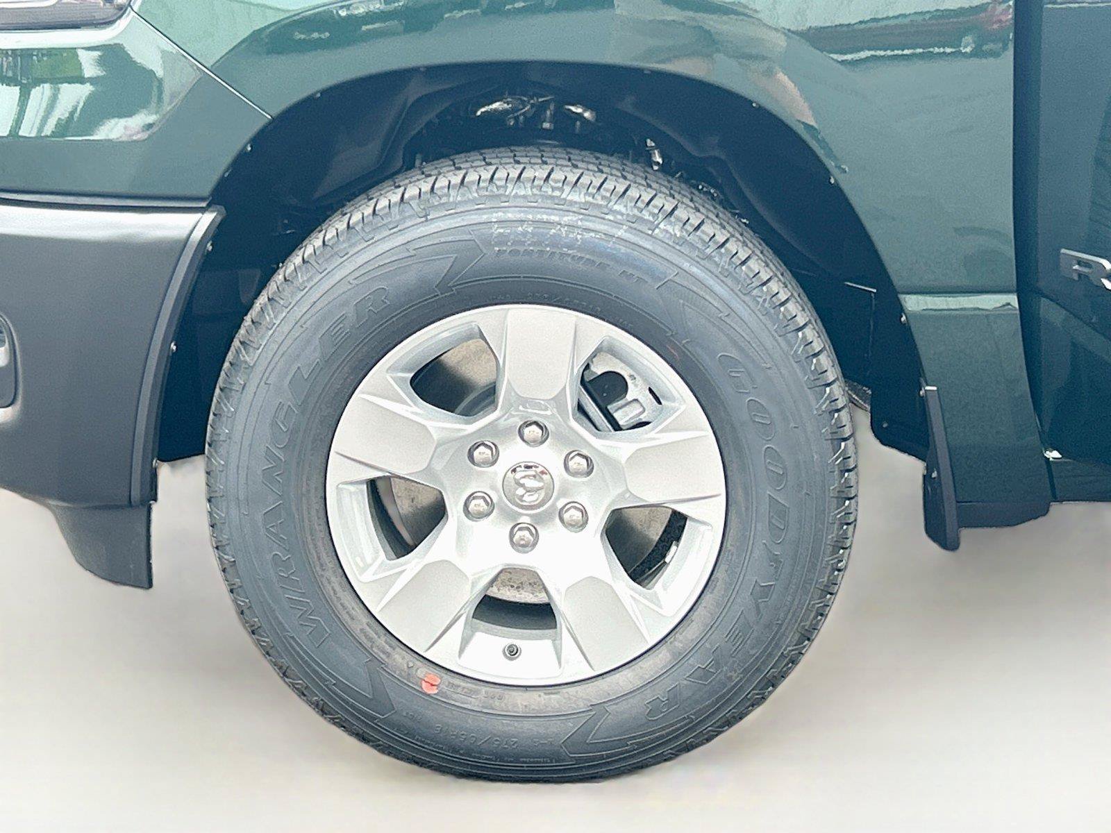 New 2026 RAM 1500 Tradesman AWD/4WD image 32