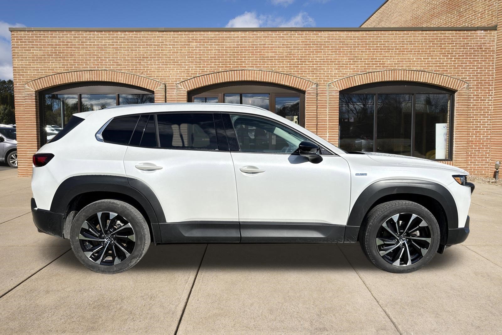 Certified 2025 MAZDA CX-50 2.5 Hybrid w/ Premium Plus Pkg image 2