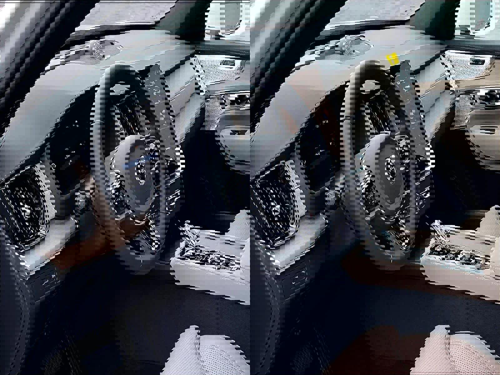 New 2026 Volvo XC90 T8 Ultra w/ Lounge Package image 8