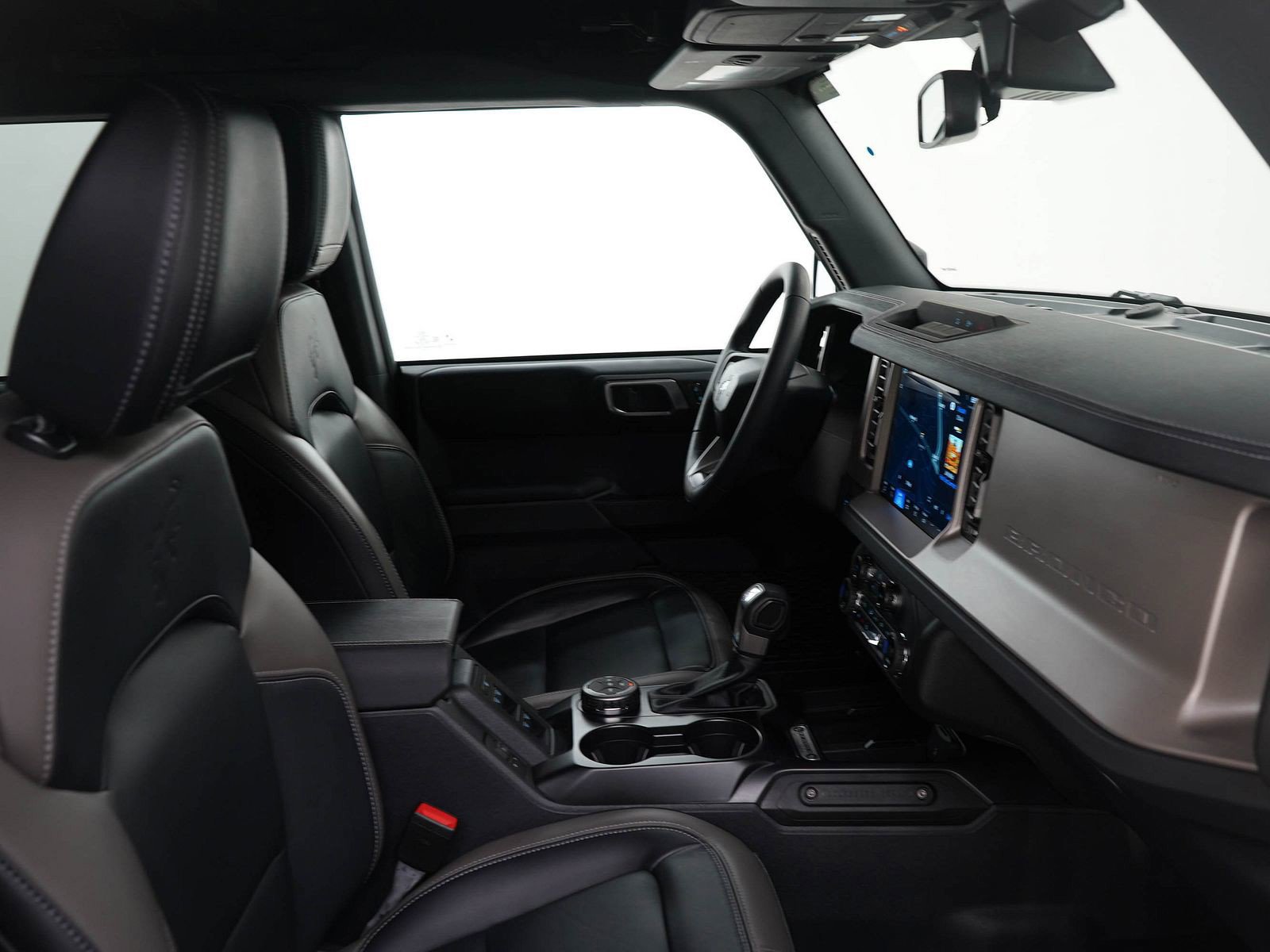 Used 2025 Ford Bronco Outer Banks image 11