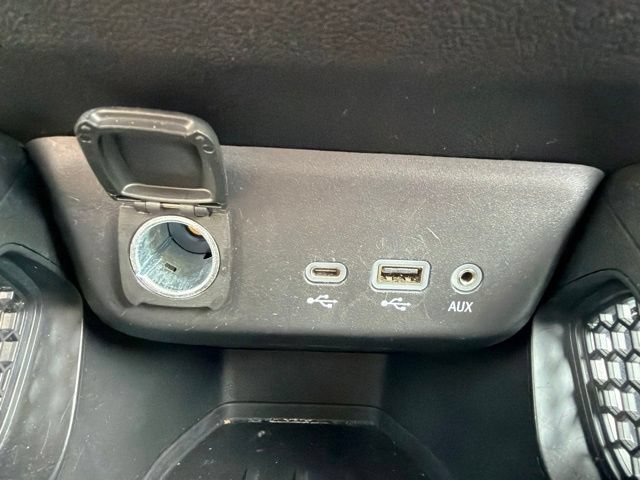 Used 2023 Chevrolet TrailBlazer LT FWD image 28