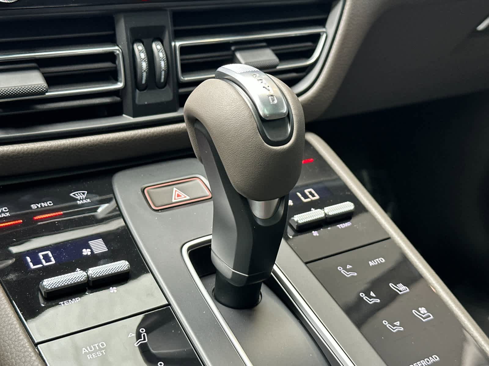 New 2026 Porsche Macan AWD/4WD image 25
