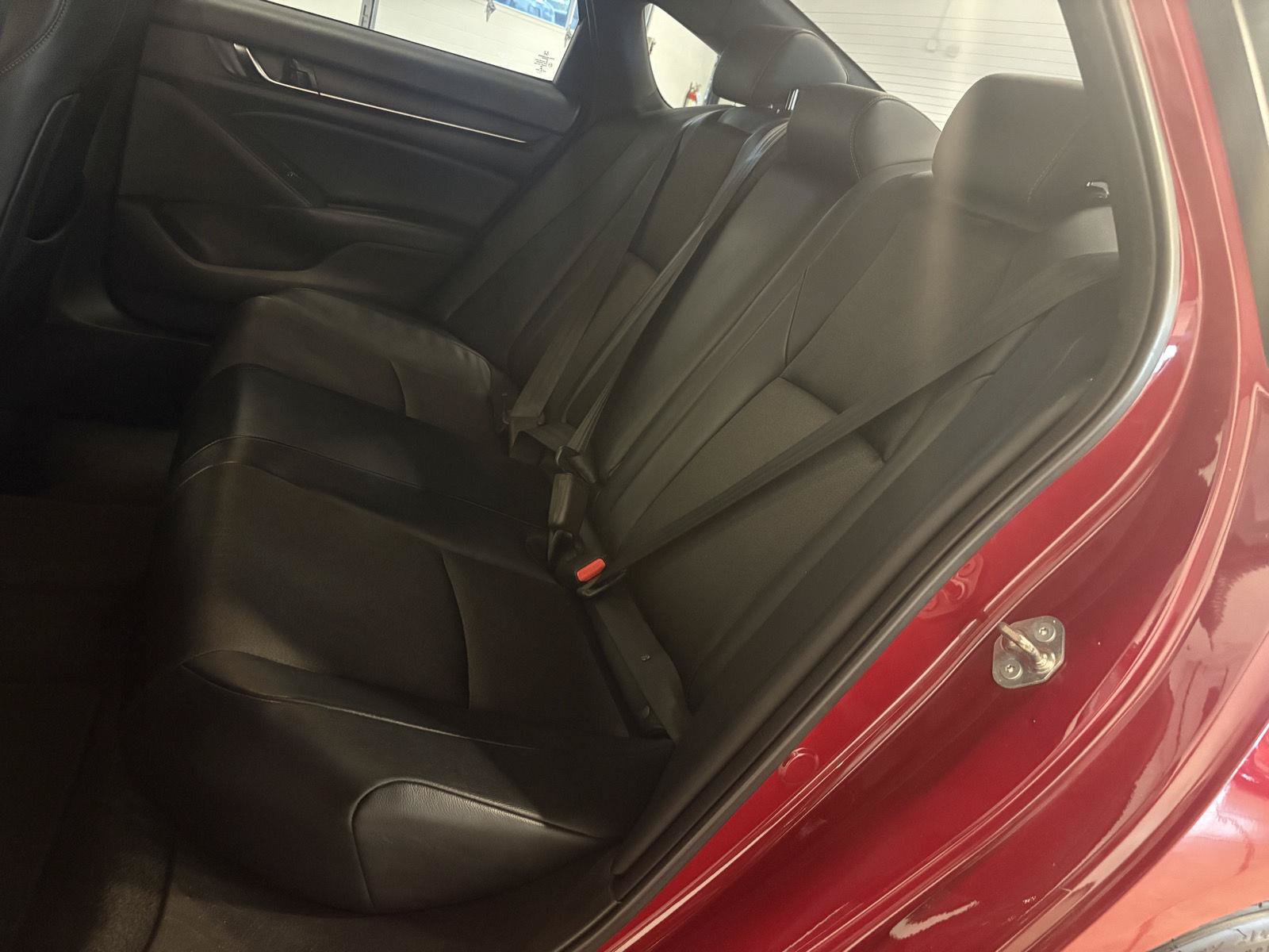 Used 2018 Honda Accord Sport image 32