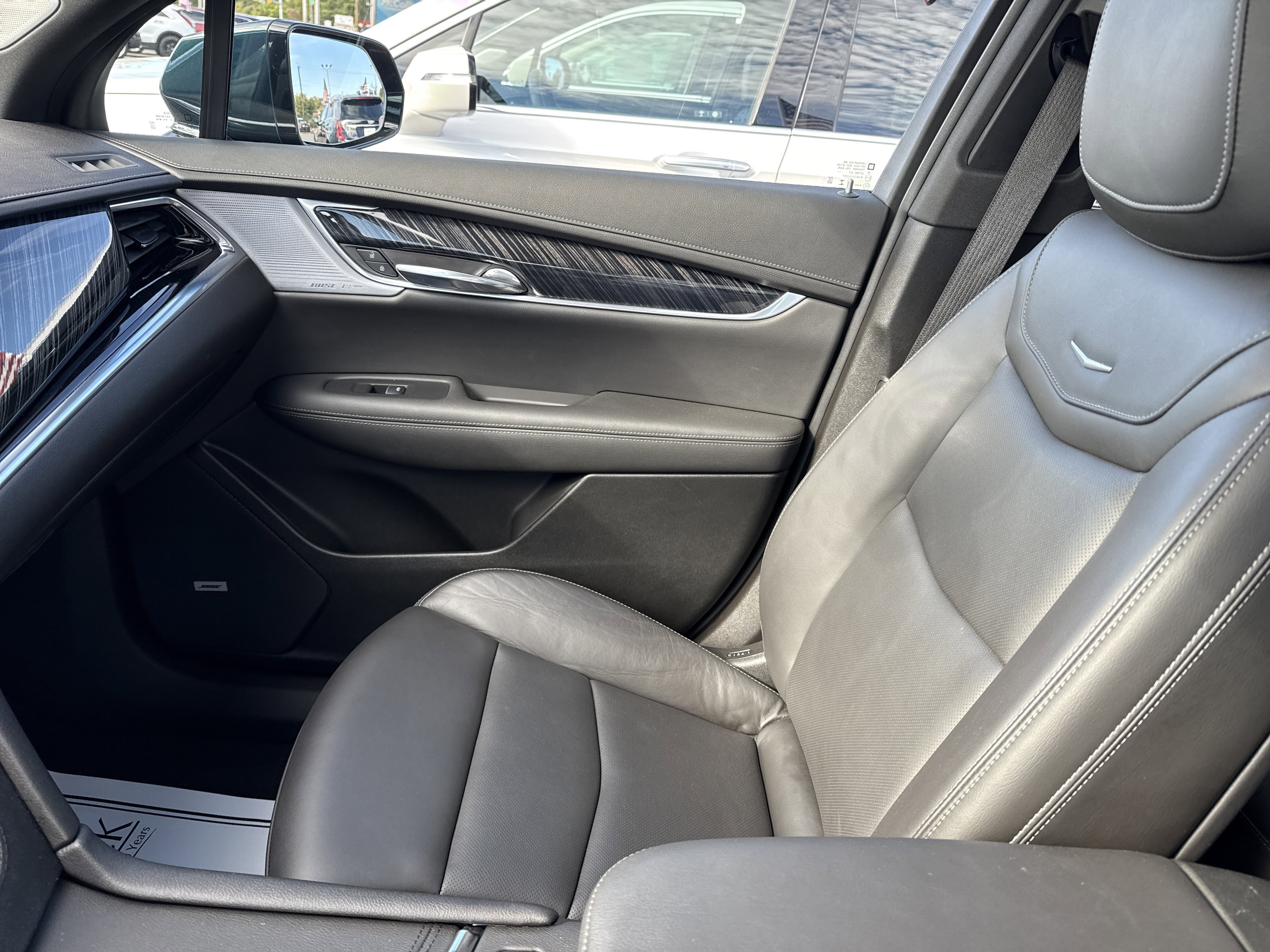 Certified 2025 Cadillac XT6 Premium Luxury FWD image 30