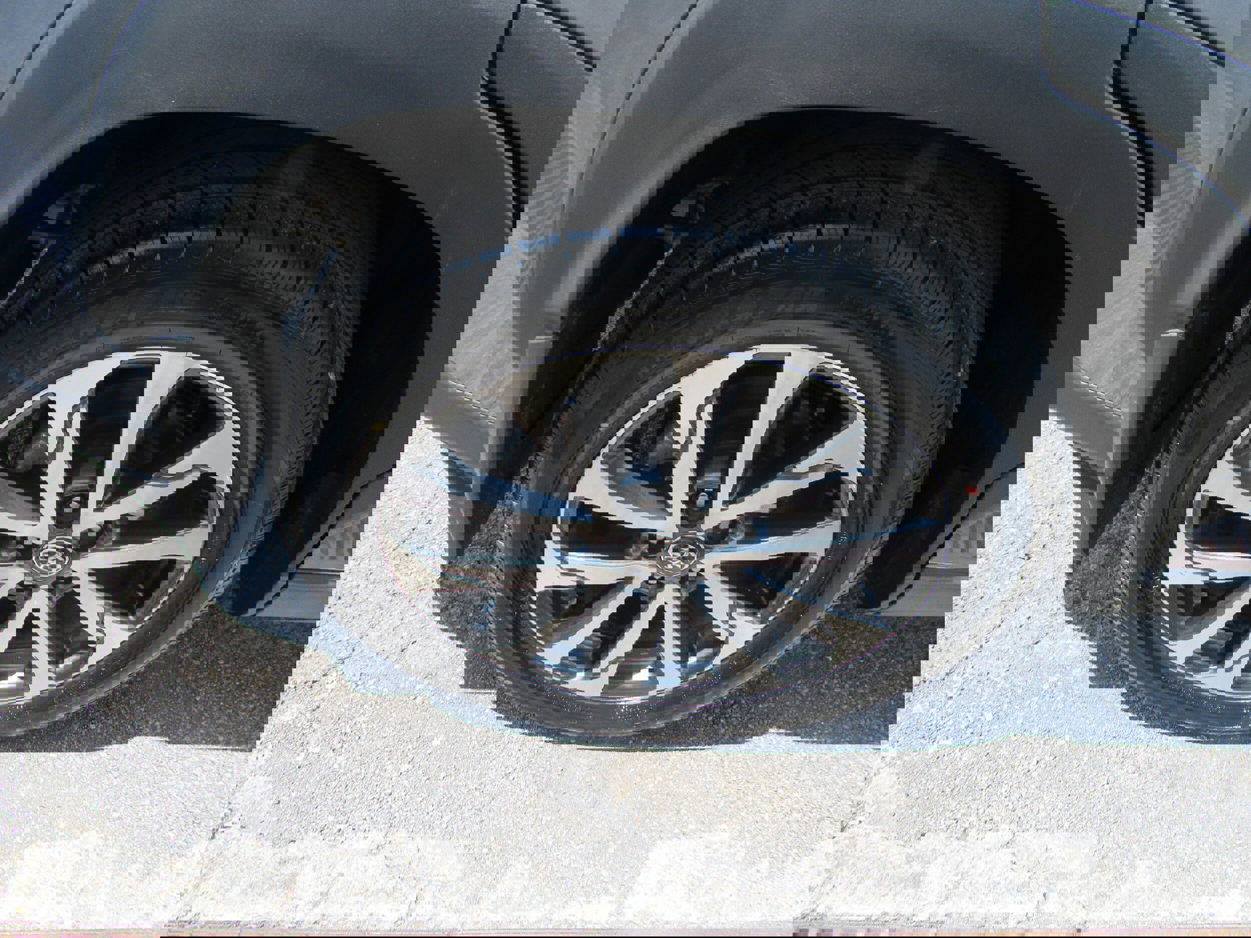 Used 2022 Toyota Corolla Cross XLE image 17