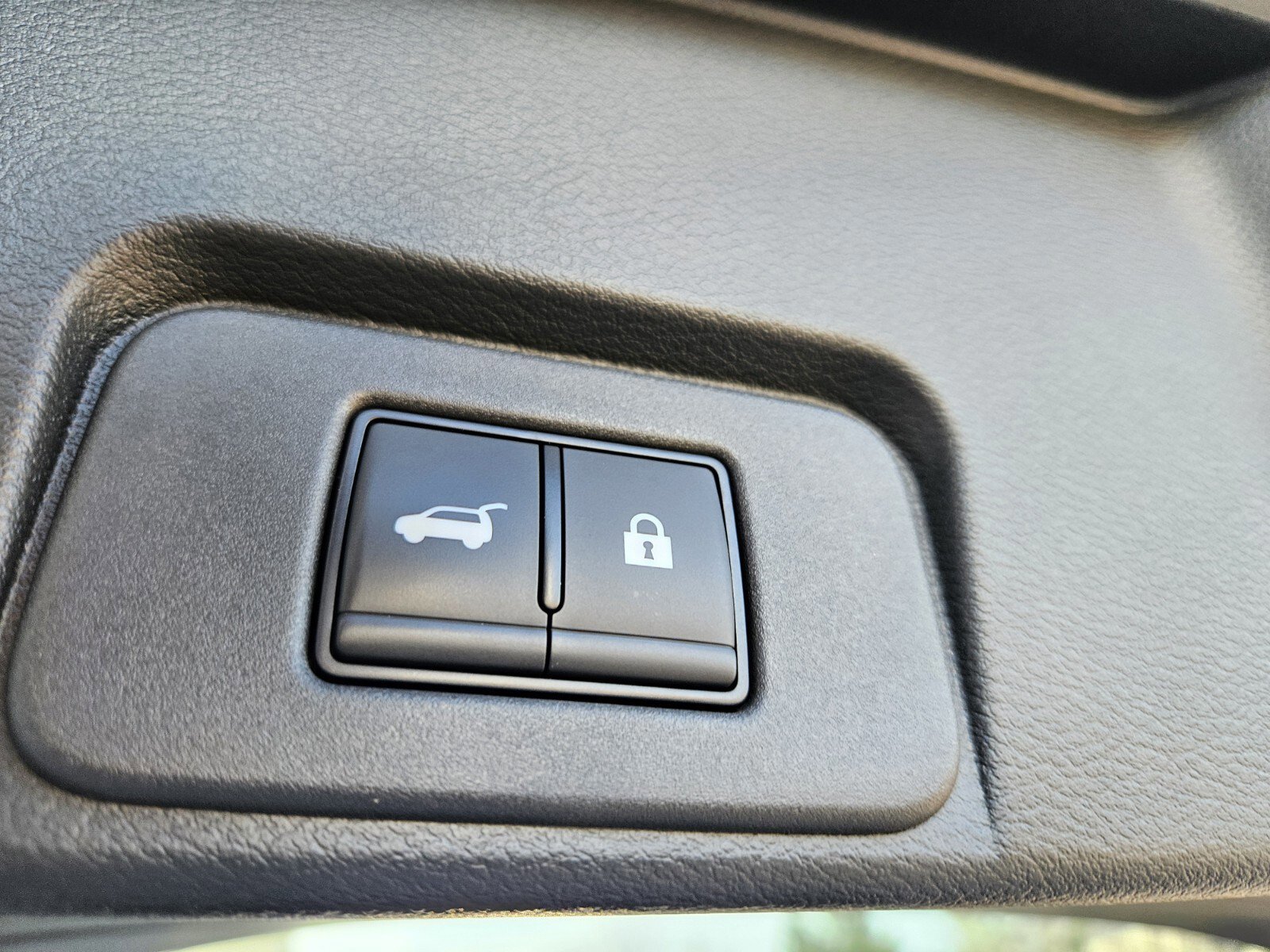 Used 2024 Nissan Rogue SL w/ SL Premium Package image 36