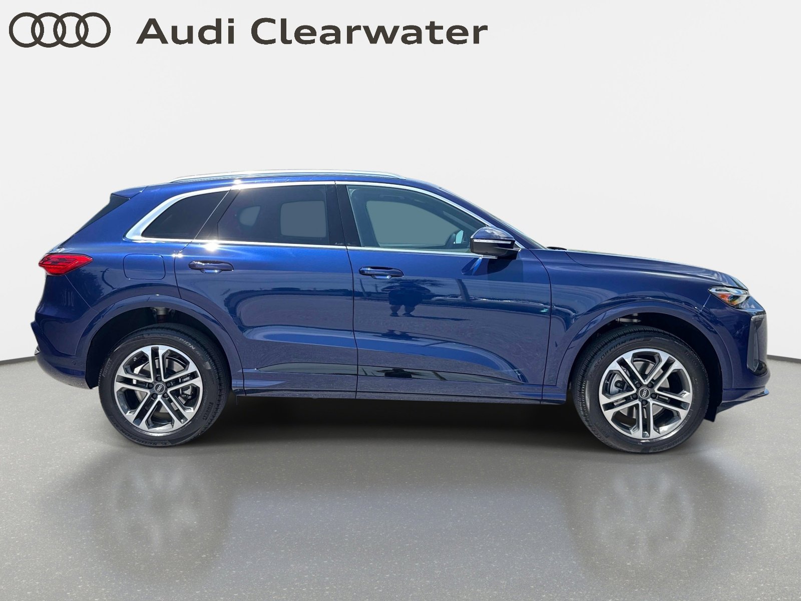 Used 2025 Audi Q5 Premium w/ Convenience Package AWD/4WD image 5