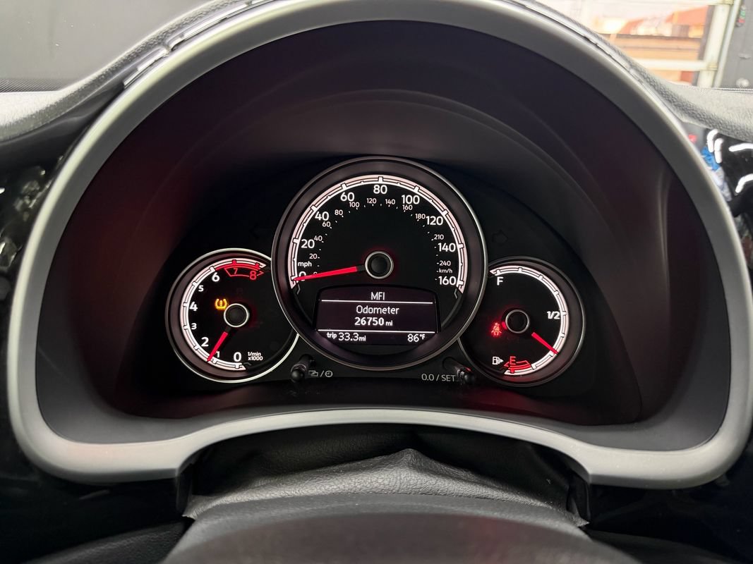 Used 2019 Volkswagen Beetle 2.0T S FWD image 28