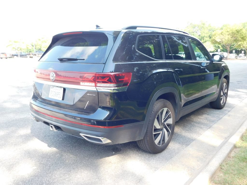 Used 2025 Volkswagen Atlas SE AWD/4WD image 4