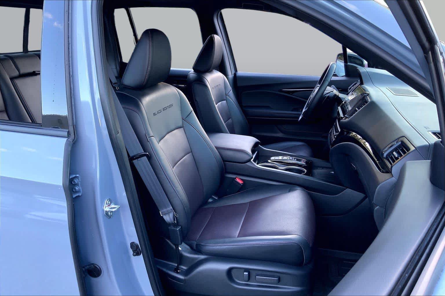 Certified 2025 Honda Ridgeline Black Edition image 8