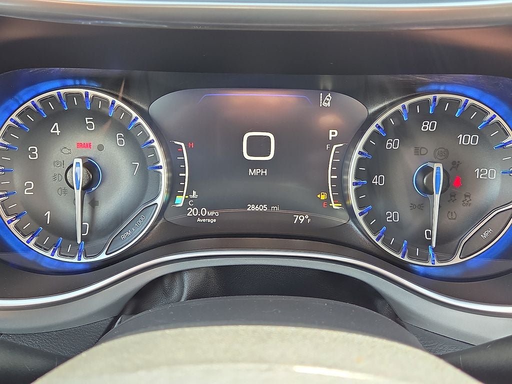 Used 2025 Chrysler Pacifica Limited FWD image 26