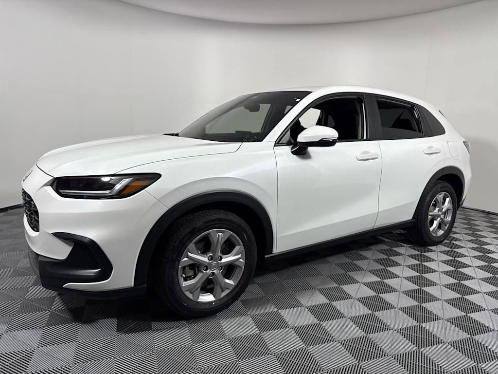 Used 2023 Honda HR-V LX image 2