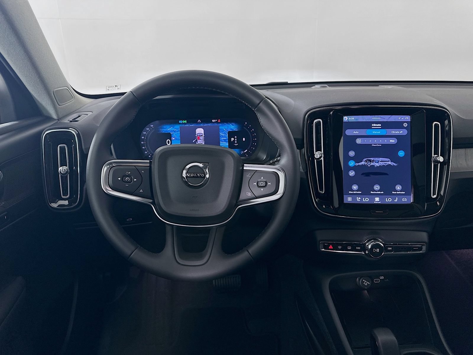 New 2026 Volvo XC40 B5 Core w/ Protection Package Premier AWD/4WD image 15