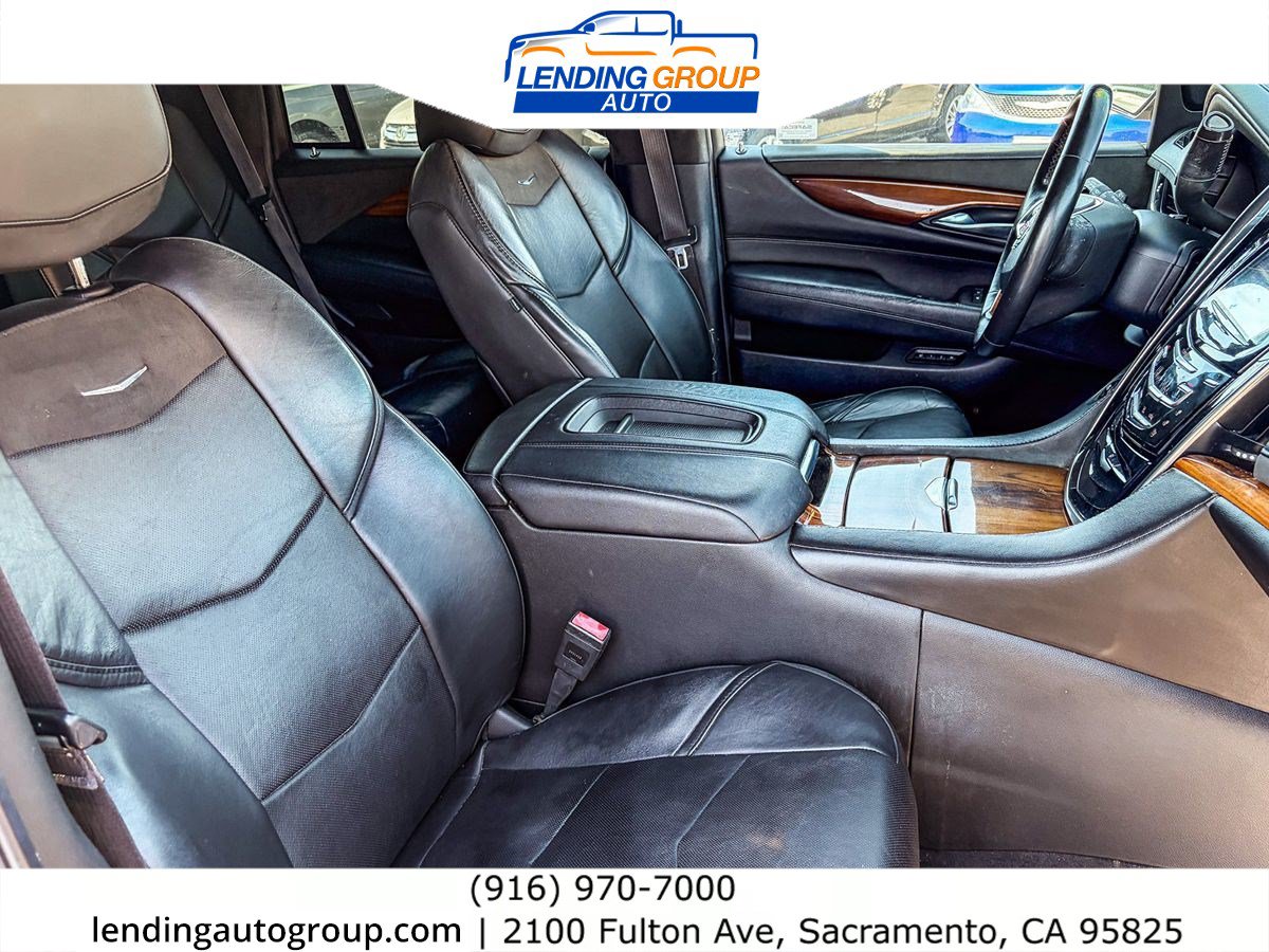 Used 2015 Cadillac Escalade Luxury AWD/4WD image 15
