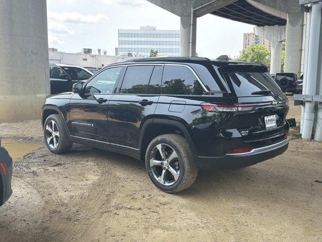 New 2026 Jeep Grand Cherokee Limited w/ Luxury Tech Group II AWD/4WD image 5