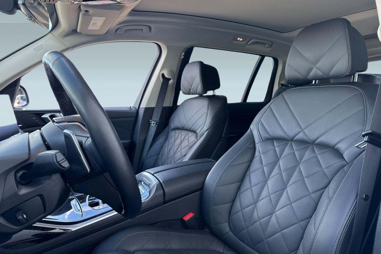 Used 2024 BMW X7 xDrive40i w/ Premium Package image 21