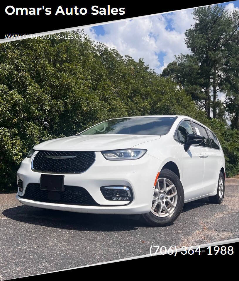Used 2024 Chrysler Pacifica Touring-L FWD image 1