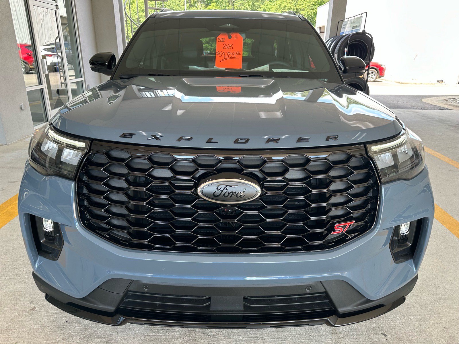 Used 2025 Ford Explorer ST w/ Sun And Sound Package AWD/4WD image 7