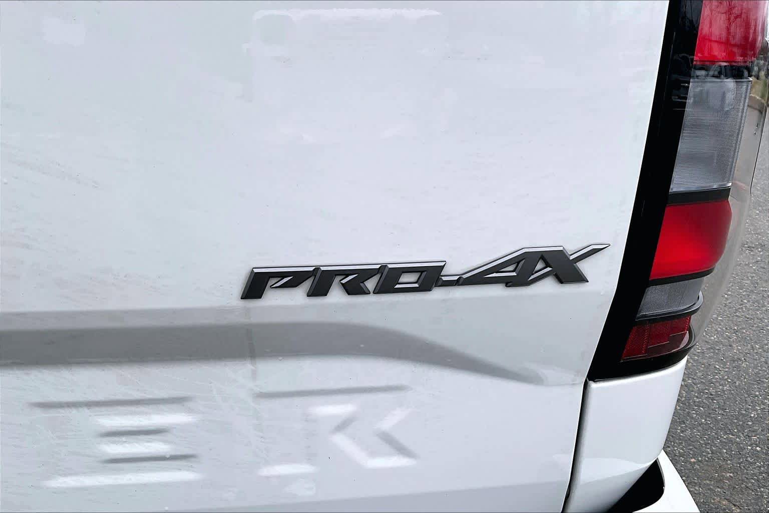 Used 2023 Nissan Frontier PRO-4X w/ Pro-4X Premium Package image 31