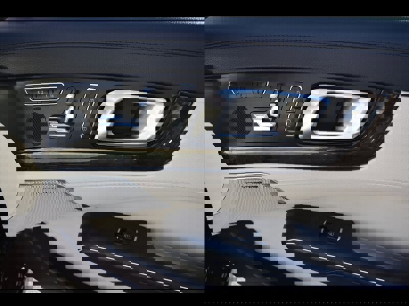 Used 2015 Mercedes-Benz SL 550 w/ Driver Assistance Package image 30