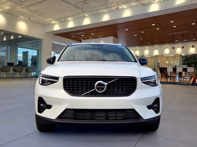 New 2026 Volvo XC40 B5 Plus w/ Protection Package Premier AWD/4WD image 6