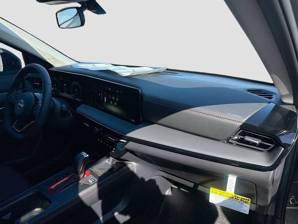 New 2026 Nissan Kicks SR w/ Illumination Package FWD image 26