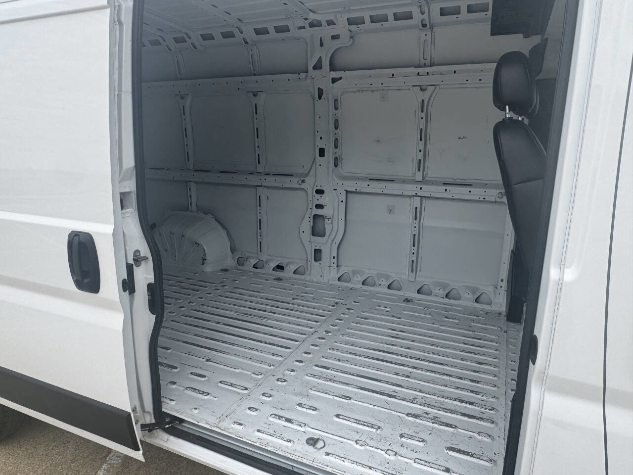 Used 2023 RAM ProMaster 2500 FWD image 14