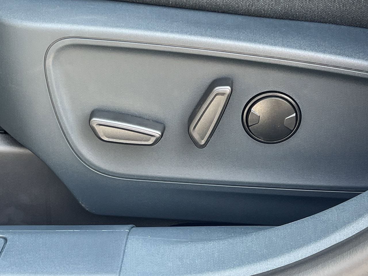 New 2025 Ford Maverick XLT w/ XLT Luxury Package FWD image 19